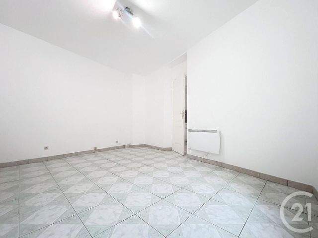 Appartement F2 &agrave; louer - 2 pi&egrave;ces - 35 m2 - Pont Sur Yonne - 89 - BOURGOGNE