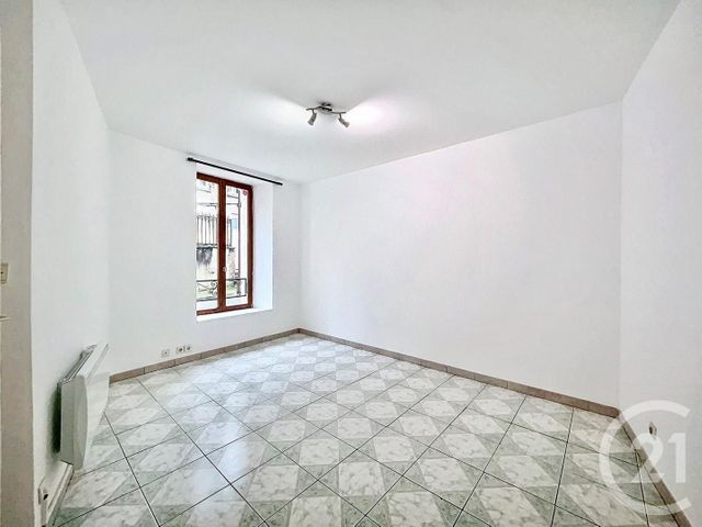 Appartement F2 &agrave; louer - 2 pi&egrave;ces - 35 m2 - Pont Sur Yonne - 89 - BOURGOGNE