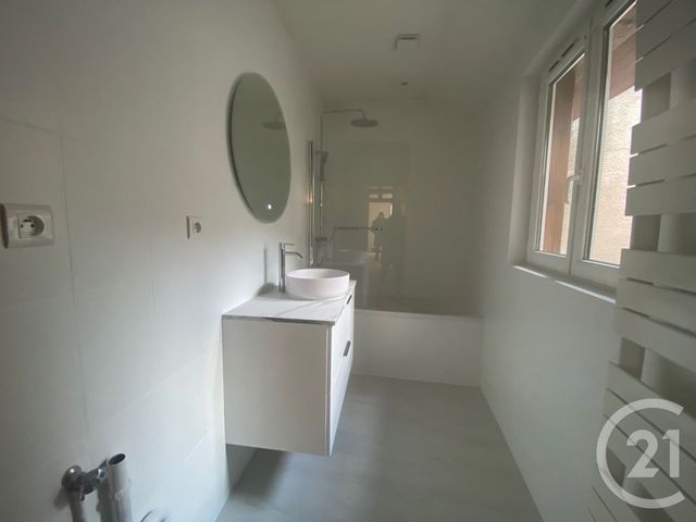 Appartement &agrave; louer - 2 pi&egrave;ces - 45,20 m2 - Sens - 89 - BOURGOGNE