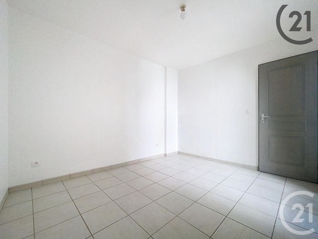 Appartement F3 &agrave; louer - 3 pi&egrave;ces - 45 m2 - Sens - 89 - BOURGOGNE