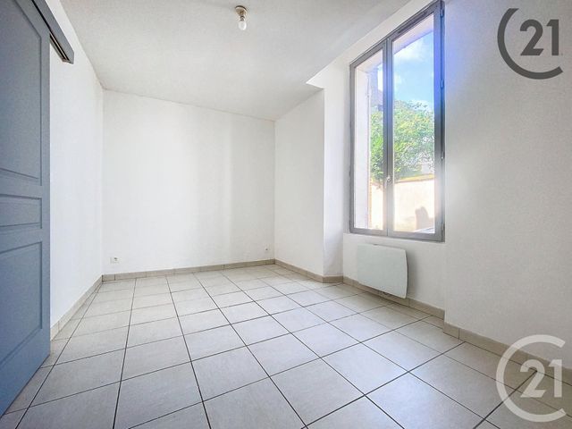 Appartement F3 &agrave; louer - 3 pi&egrave;ces - 45 m2 - Sens - 89 - BOURGOGNE