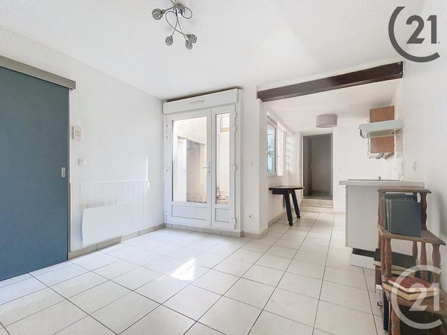 Appartement F3 &agrave; louer - 3 pi&egrave;ces - 45 m2 - Sens - 89 - BOURGOGNE