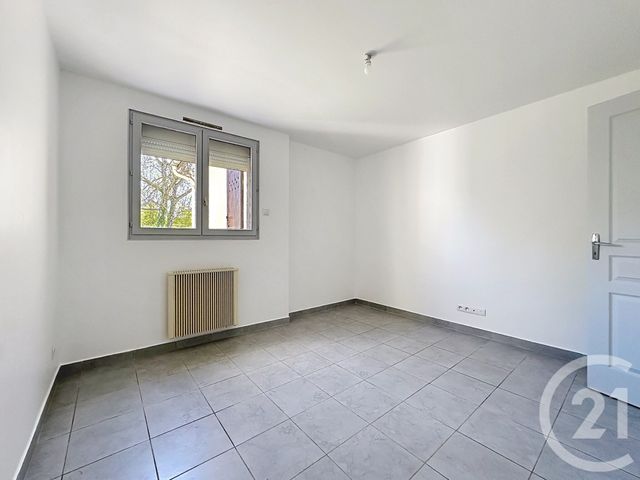 Maison &agrave; louer - 3 pi&egrave;ces - 70 m2 - Sens - 89 - BOURGOGNE