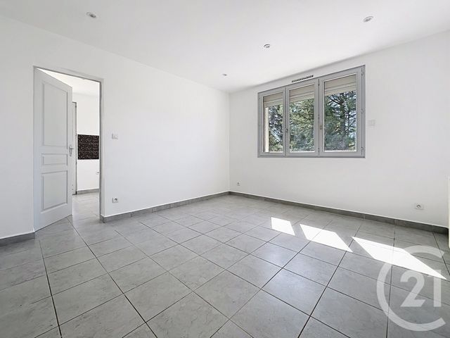 Maison &agrave; louer - 3 pi&egrave;ces - 70 m2 - Sens - 89 - BOURGOGNE