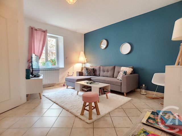 Appartement &agrave; louer - 3 pi&egrave;ces - 76 m2 - Gron - 89 - BOURGOGNE