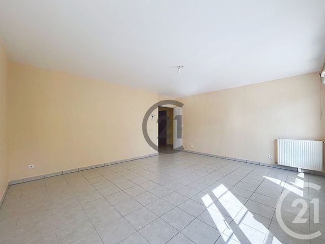 Appartement F3 &agrave; louer - 3 pi&egrave;ces - 73 m2 - Sens - 89 - BOURGOGNE