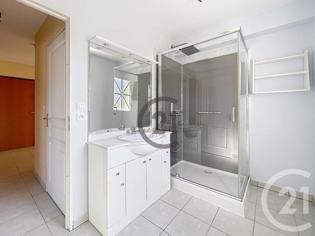 Appartement F3 &agrave; louer - 3 pi&egrave;ces - 73 m2 - Sens - 89 - BOURGOGNE