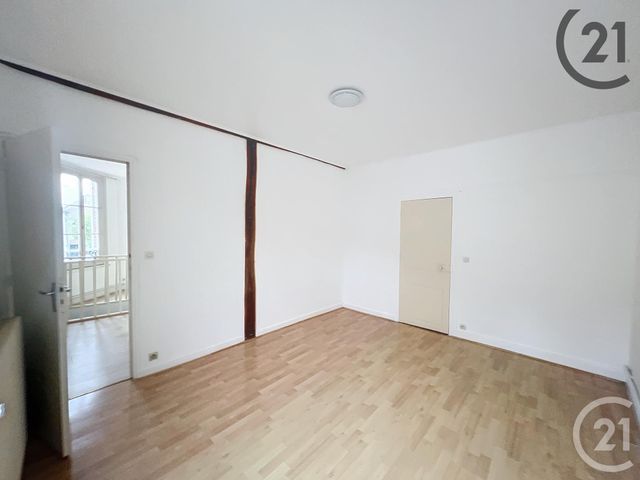Appartement F3 &agrave; louer - 3 pi&egrave;ces - 76,10 m2 - Villeneuve Sur Yonne - 89 - BOURGOGNE