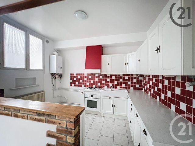 Appartement F3 &agrave; louer - 3 pi&egrave;ces - 76,10 m2 - Villeneuve Sur Yonne - 89 - BOURGOGNE