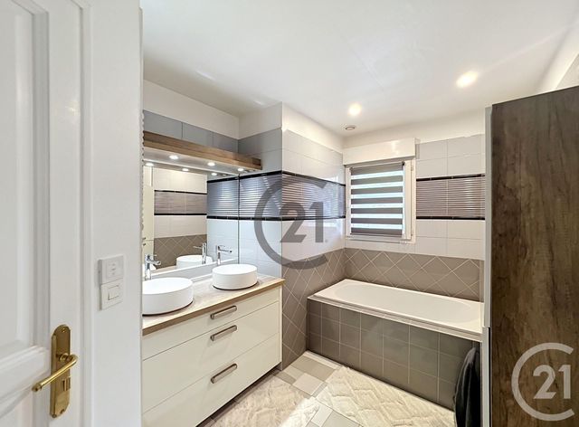 Maison &agrave; vendre - 7 pi&egrave;ces - 163 m2 - St Martin Du Tertre - 89 - BOURGOGNE