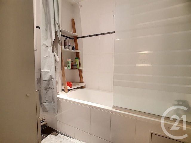 Appartement &agrave; louer - 2 pi&egrave;ces - 44 m2 - Sens - 89 - BOURGOGNE