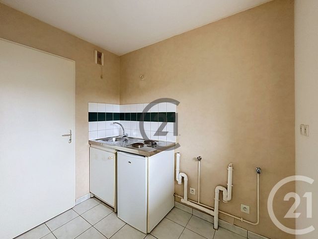 Appartement F2 &agrave; louer - 2 pi&egrave;ces - 47 m2 - Villeneuve Sur Yonne - 89 - BOURGOGNE