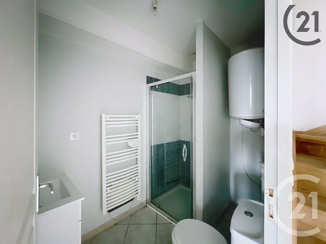 Appartement F2 &agrave; louer - 2 pi&egrave;ces - 35,60 m2 - Pont Sur Yonne - 89 - BOURGOGNE