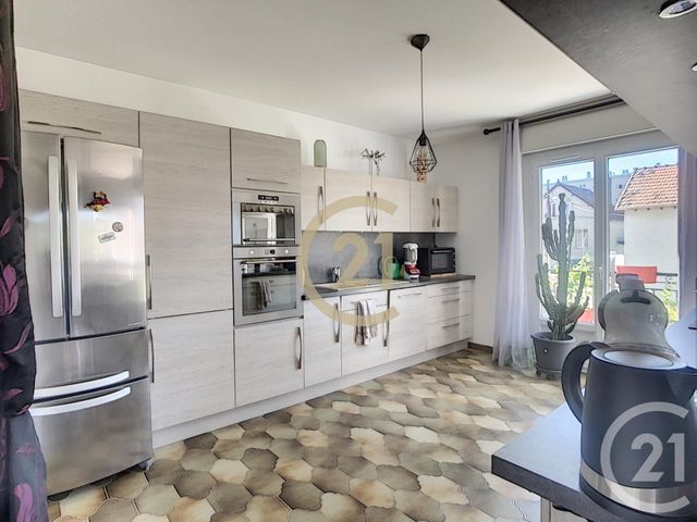 Appartement F4 &agrave; louer - 4 pi&egrave;ces - 124 m2 - Sens - 89 - BOURGOGNE