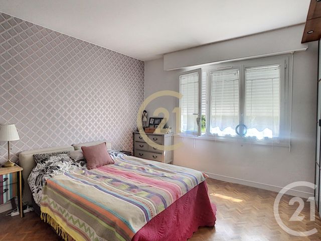 Appartement F4 &agrave; louer - 4 pi&egrave;ces - 124 m2 - Sens - 89 - BOURGOGNE