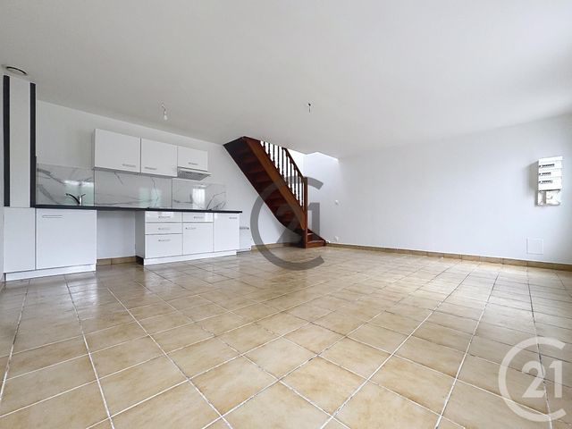 Appartement &agrave; louer - 2 pi&egrave;ces - 58,21 m2 - Sens - 89 - BOURGOGNE