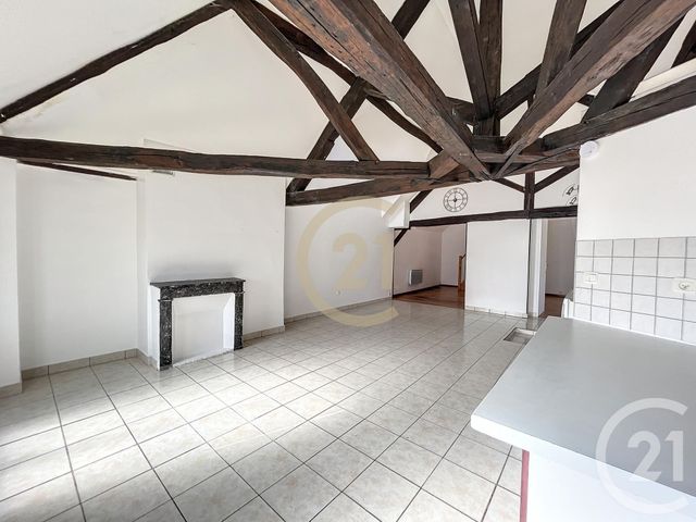 Appartement F2 &agrave; louer - 2 pi&egrave;ces - 67,50 m2 - Villeneuve Sur Yonne - 89 - BOURGOGNE