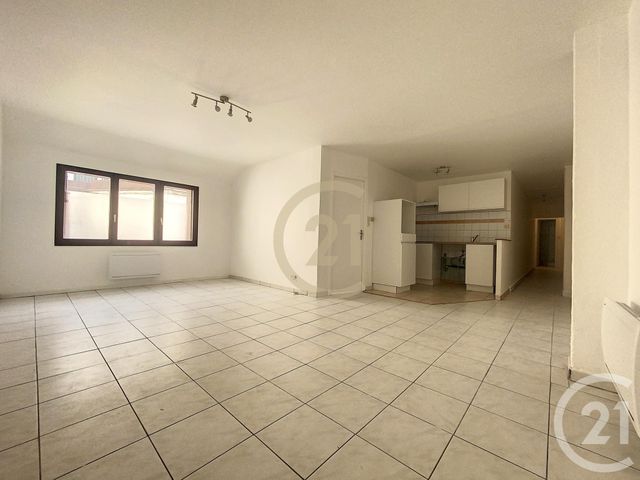 Appartement &agrave; louer - 2 pi&egrave;ces - 56 m2 - Sens - 89 - BOURGOGNE