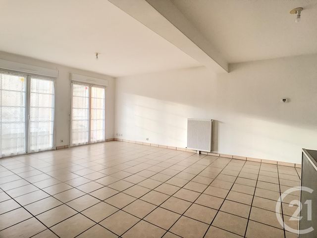 Appartement F2 &agrave; louer - 2 pi&egrave;ces - 57,26 m2 - Pont Sur Yonne - 89 - BOURGOGNE