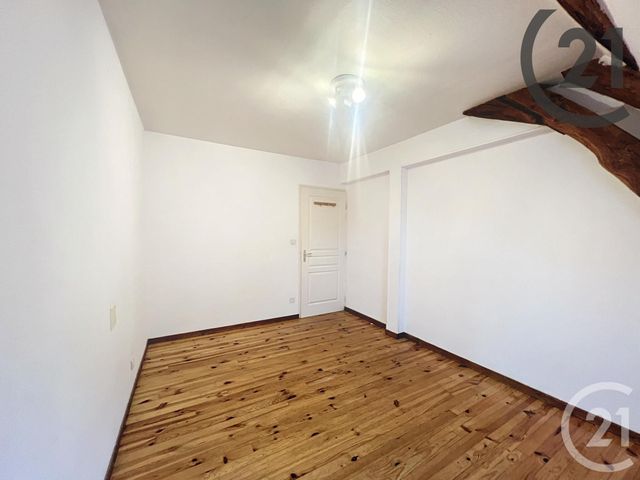 Appartement &agrave; louer - 4 pi&egrave;ces - 75 m2 - Sens - 89 - BOURGOGNE