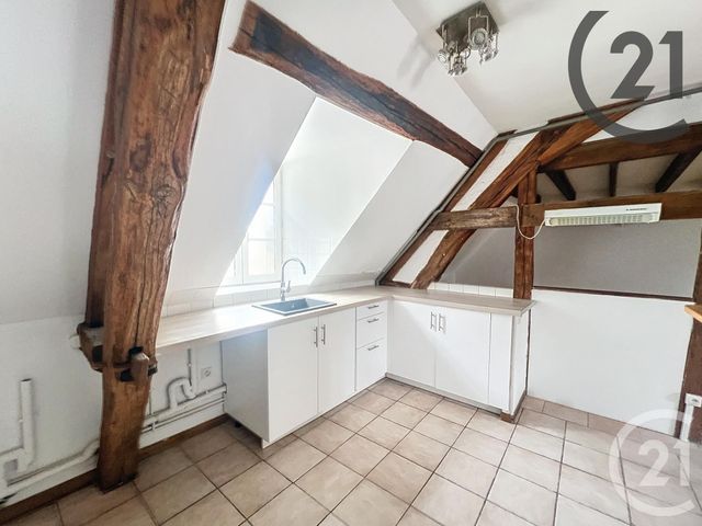 Appartement &agrave; louer - 4 pi&egrave;ces - 75 m2 - Sens - 89 - BOURGOGNE