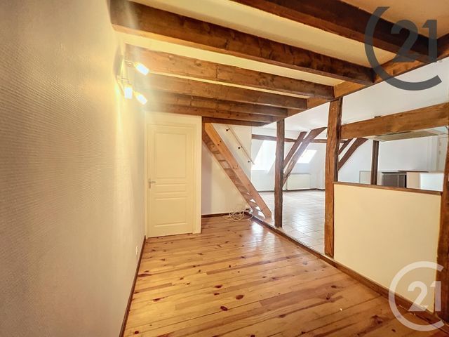 Appartement &agrave; louer - 4 pi&egrave;ces - 75 m2 - Sens - 89 - BOURGOGNE