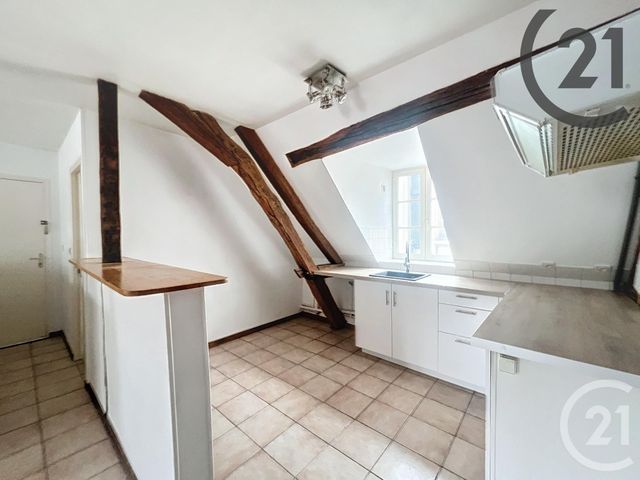 Appartement &agrave; louer - 4 pi&egrave;ces - 75 m2 - Sens - 89 - BOURGOGNE