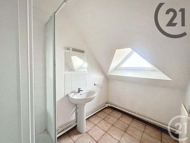 Appartement &agrave; louer - 4 pi&egrave;ces - 75 m2 - Sens - 89 - BOURGOGNE