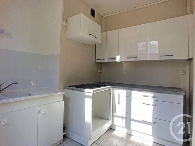 Appartement &agrave; louer - 3 pi&egrave;ces - 87,81 m2 - Sens - 89 - BOURGOGNE
