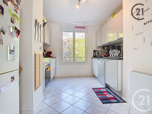 Afficher la photo en grand Appartement F4 à vendre - 4 pièces - 68,09 m2 - Troyes - 10 - CHAMPAGNE-ARDENNE