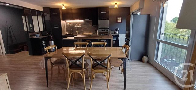 Afficher la photo en grand Appartement F5 à vendre - 5 pièces - 98 m2 - Troyes - 10 - CHAMPAGNE-ARDENNE