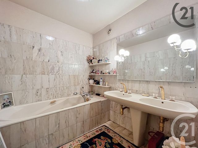 Appartement à vendre - 4 pièces - 80,96 m2 - St Andre Les Vergers - 10 - CHAMPAGNE-ARDENNE