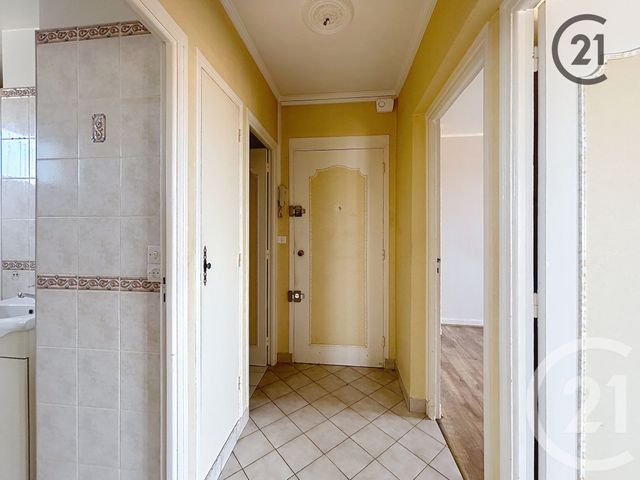 Afficher la photo en grand Appartement F4 à vendre - 4 pièces - 58,73 m2 - La Chapelle St Luc - 10 - CHAMPAGNE-ARDENNE