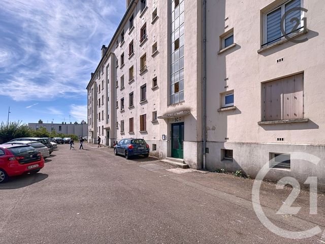Afficher la photo en grand Appartement F4 à vendre - 4 pièces - 58,73 m2 - La Chapelle St Luc - 10 - CHAMPAGNE-ARDENNE