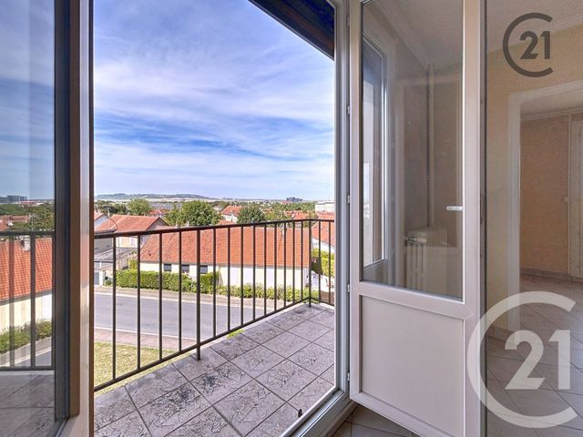 Afficher la photo en grand Appartement F4 à vendre - 4 pièces - 58,73 m2 - La Chapelle St Luc - 10 - CHAMPAGNE-ARDENNE
