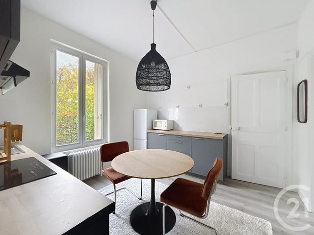Afficher la photo en grand Appartement F2 à louer - 2 pièces - 43,40 m2 - Troyes - 10 - CHAMPAGNE-ARDENNE
