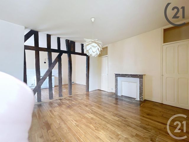 Afficher la photo en grand Appartement T4 à vendre - 4 pièces - 74,30 m2 - 10 - CHAMPAGNE-ARDENNE
