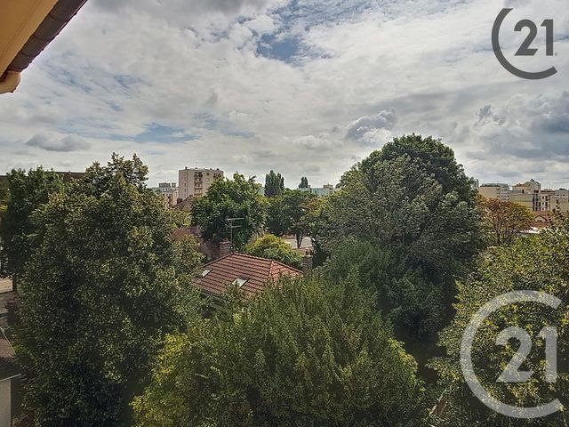 Afficher la photo en grand Appartement F4 à vendre - 4 pièces - 76 m2 - Troyes - 10 - CHAMPAGNE-ARDENNE