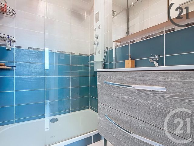 Afficher la photo en grand Appartement F4 à vendre - 4 pièces - 76 m2 - Troyes - 10 - CHAMPAGNE-ARDENNE