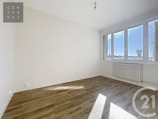 Appartement &agrave; louer - 4 pi&egrave;ces - 76,57 m2 - Troyes - 10 - CHAMPAGNE-ARDENNE