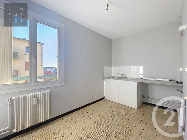 Appartement &agrave; louer - 4 pi&egrave;ces - 76,57 m2 - Troyes - 10 - CHAMPAGNE-ARDENNE