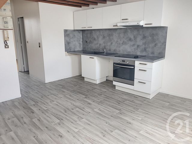 Afficher la photo en grand Appartement Duplex à louer - 2 pièces - 51 m2 - Troyes - 10 - CHAMPAGNE-ARDENNE