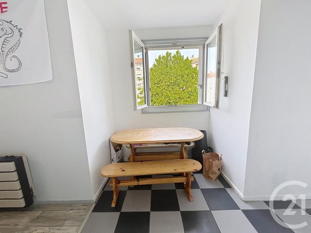 Afficher la photo en grand Appartement T1 à vendre - 1 pièce - 29 m2 - Troyes - 10 - CHAMPAGNE-ARDENNE