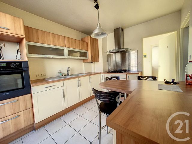 Appartement à louer - 4 pièces - 92 m2 - Troyes - 10 - CHAMPAGNE-ARDENNE