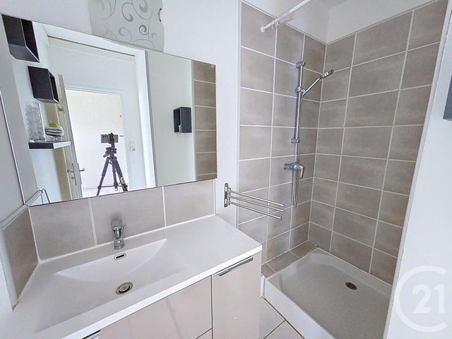 Appartement à louer - 2 pièces - 36,83 m2 - La Chapelle St Luc - 10 - CHAMPAGNE-ARDENNE