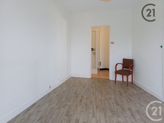 Afficher la photo en grand Appartement à vendre - 2 pièces - 60 m2 - Troyes - 10 - CHAMPAGNE-ARDENNE