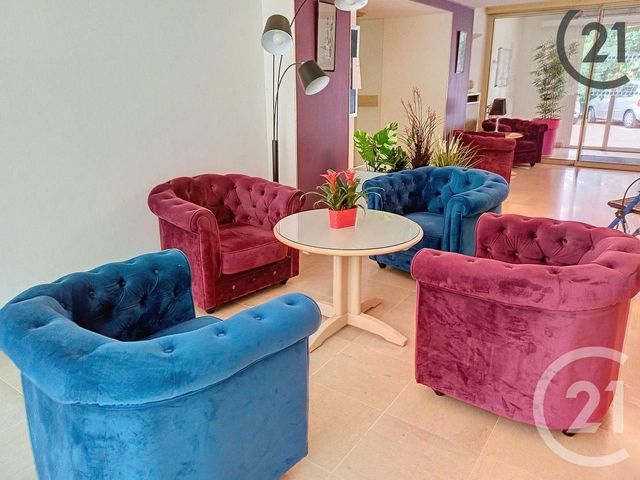 Afficher la photo en grand Appartement à vendre - 2 pièces - 60 m2 - Troyes - 10 - CHAMPAGNE-ARDENNE