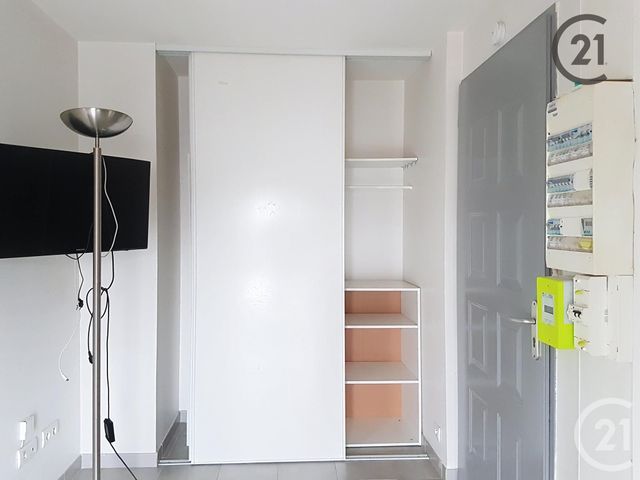 Afficher la photo en grand Appartement Studio à vendre - 1 pièce - 22,80 m2 - St Julien Les Villas - 10 - CHAMPAGNE-ARDENNE