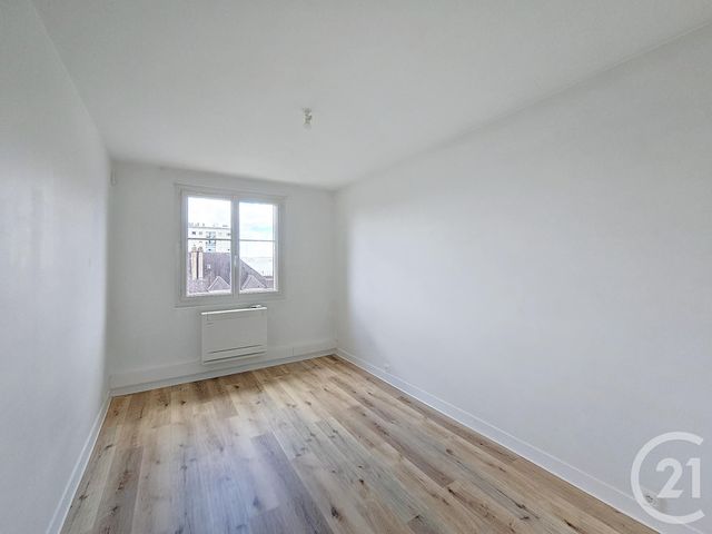 Afficher la photo en grand Appartement F4 à louer - 4 pièces - 65,37 m2 - Troyes - 10 - CHAMPAGNE-ARDENNE