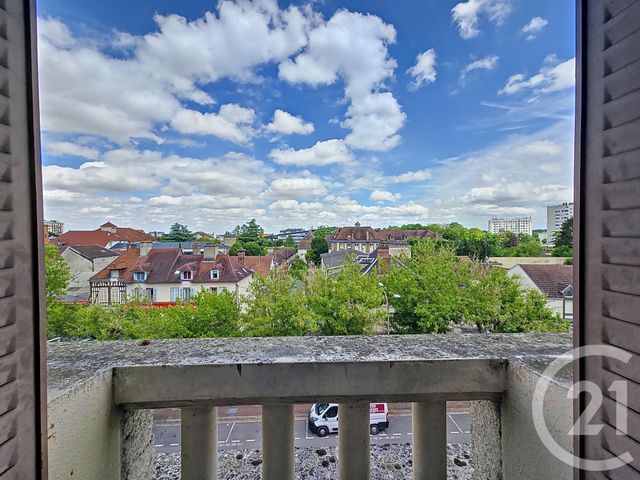 Afficher la photo en grand Appartement F4 à louer - 4 pièces - 65,37 m2 - Troyes - 10 - CHAMPAGNE-ARDENNE